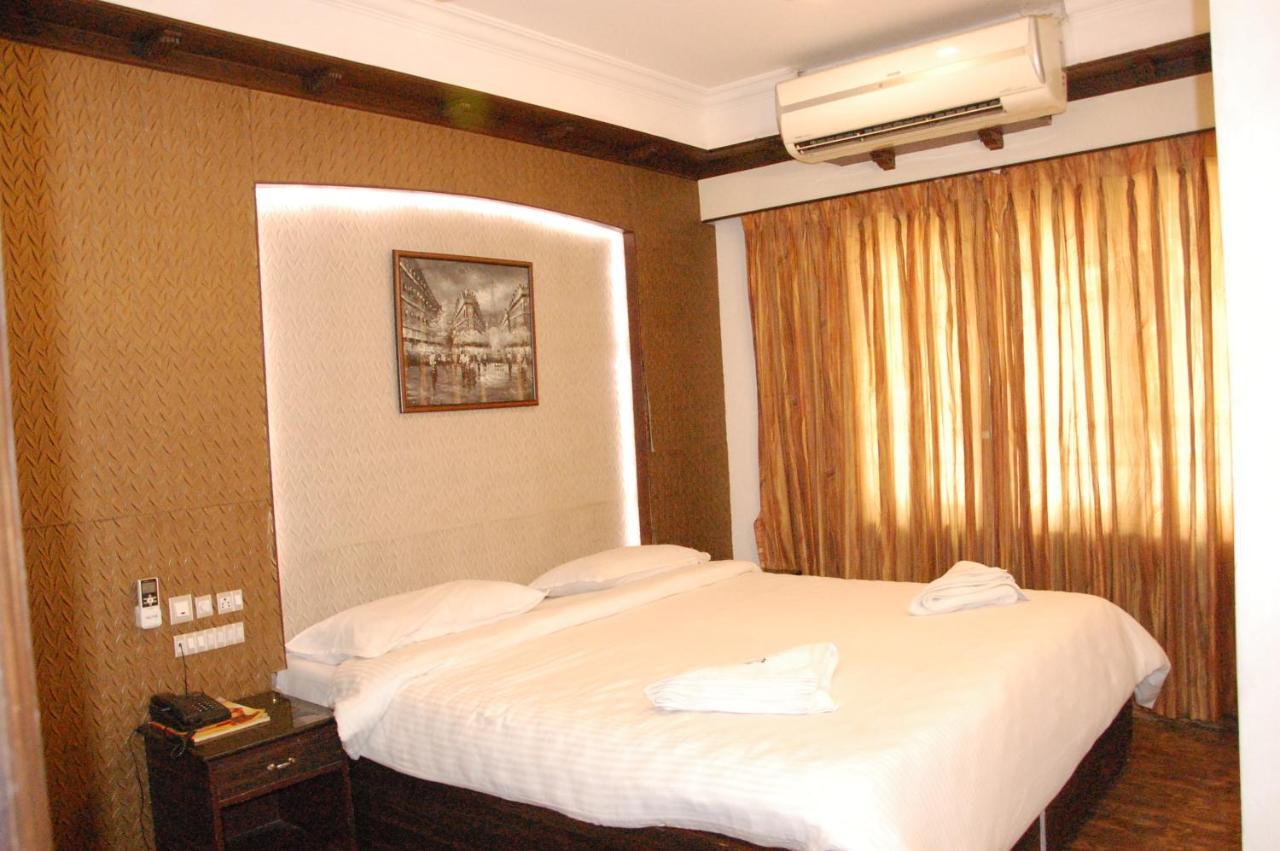 Hotel Blue Star Coimbatore Esterno foto